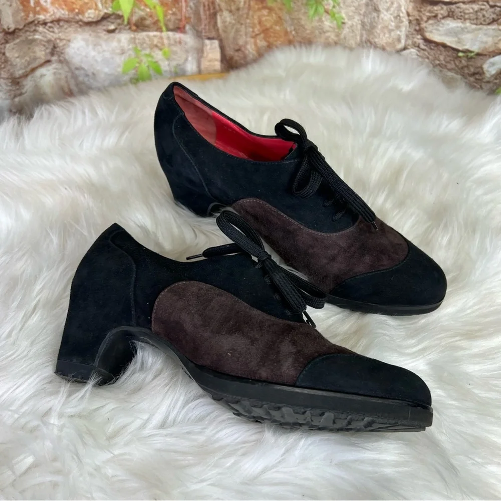 PAS DE ROUGE Black and Brown Suede Spectator Lace-Up Oxfords, 38.5